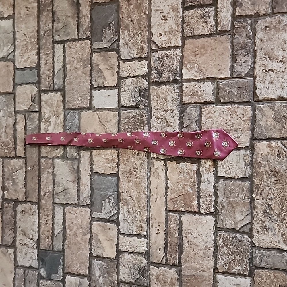 Hermes Paris Red Pattern 100% Silk Tie